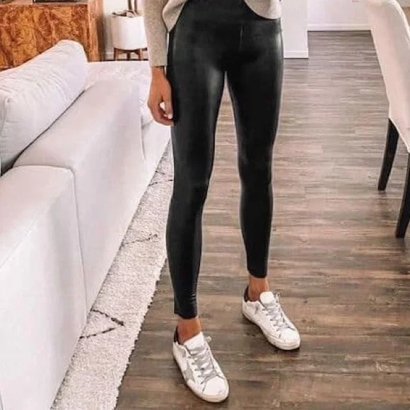 FAUX LEATHER HIGH WAISTED LEGGINGS - BLACK - Picture 3 of 9